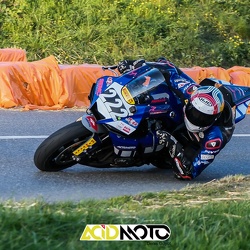 Motos